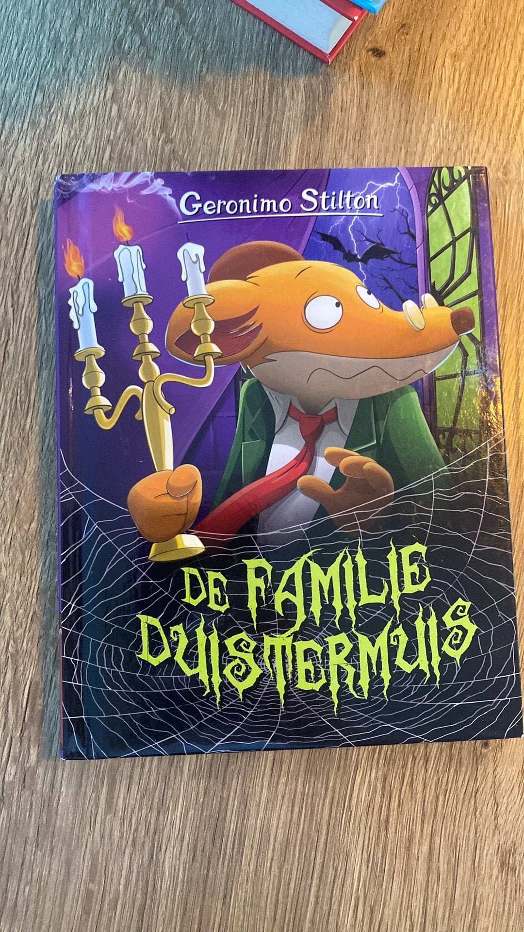 Geronimo Stilton - de Familie Duisternis, Ophalen of Verzenden, Zo goed als nieuw