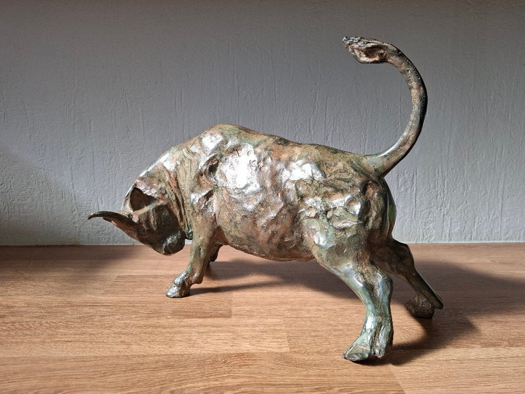 Grande statue de taureau en bronze — Signée P. Chenet, Enlèvement ou Envoi, Bronze