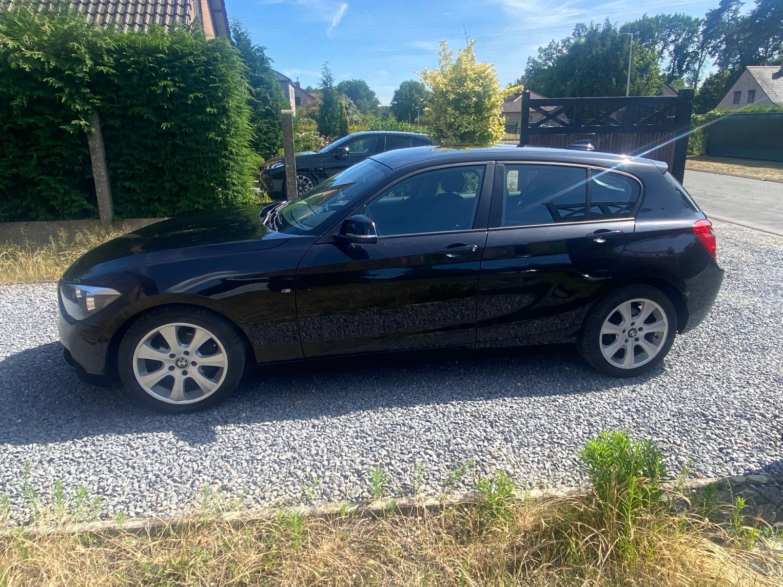 BMW 114 i, Zwart, Bedrijf, 5 deurs, 75 kW