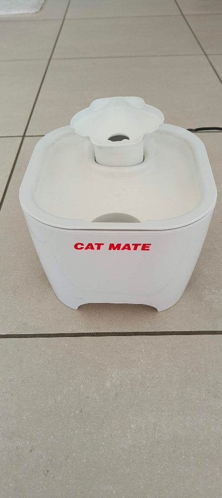 Fontaine à boire pour chat - Cat Mate, Animaux & Accessoires, Enlèvement ou Envoi, Automatiquement, Utilisé