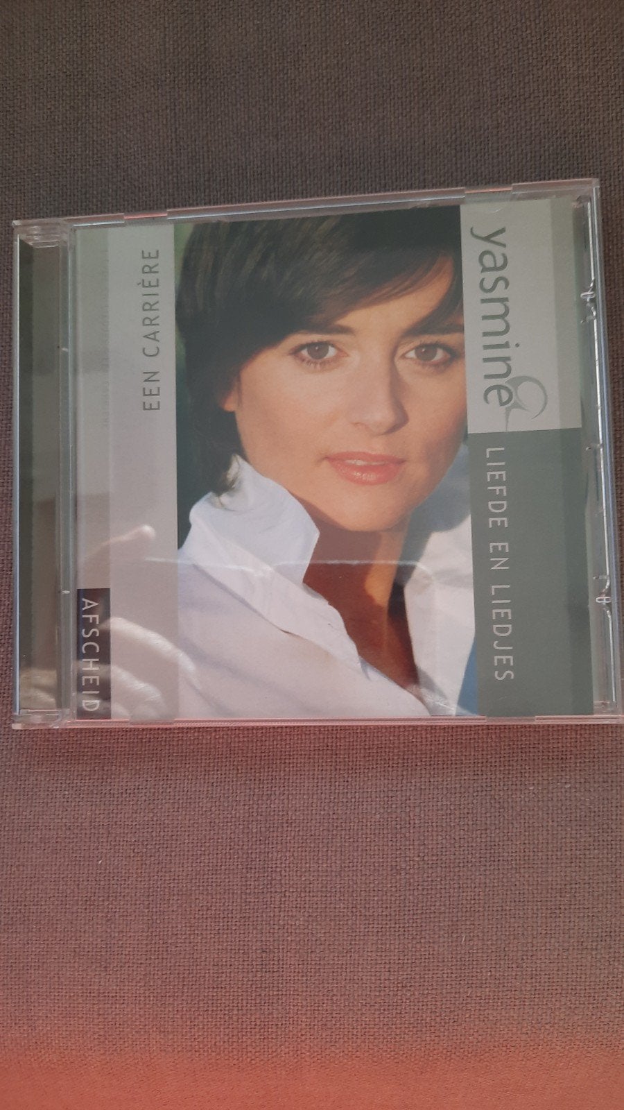 CD YASMINE Liefde en liedjes, een carrière, Ophalen of Verzenden, Zo goed als nieuw, Pop, Album