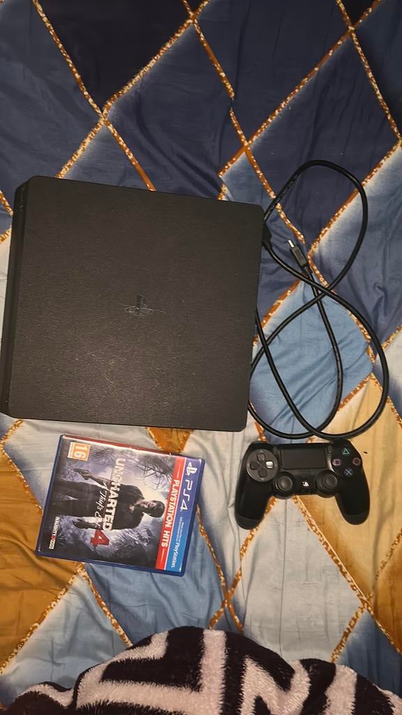 Ps4 slim 1tb avec 1 manette +2 jeux, Consoles de jeu & Jeux vidéo, Enlèvement ou Envoi, Avec 1 manette, Slim