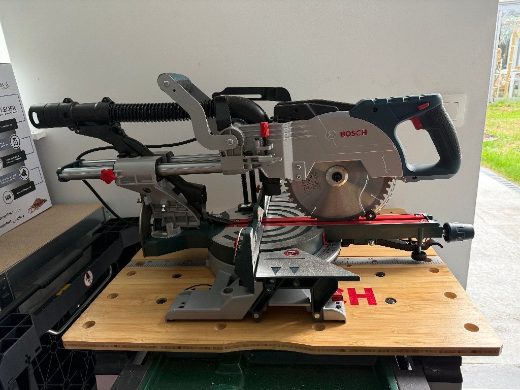 BOSCH PRO GCM 8 SJL Scie à onglets radiale, Bricolage & Construction, Outillage | Scies mécaniques, Neuf, 70 mm ou plus, Enlèvement