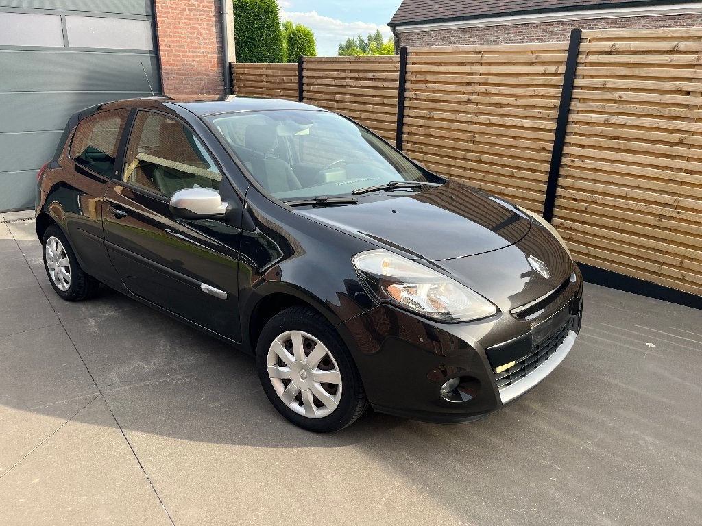 Renault Clio, Autos, Achat, Boîte manuelle, Climatisation automatique, Particulier