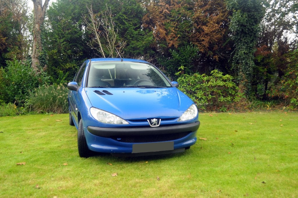 Peugeot 206 1125cc benzine handgeschakeld gekeurd carpass, Voorwielaandrijving, 4 cilinders, Bedrijf, Stadsauto