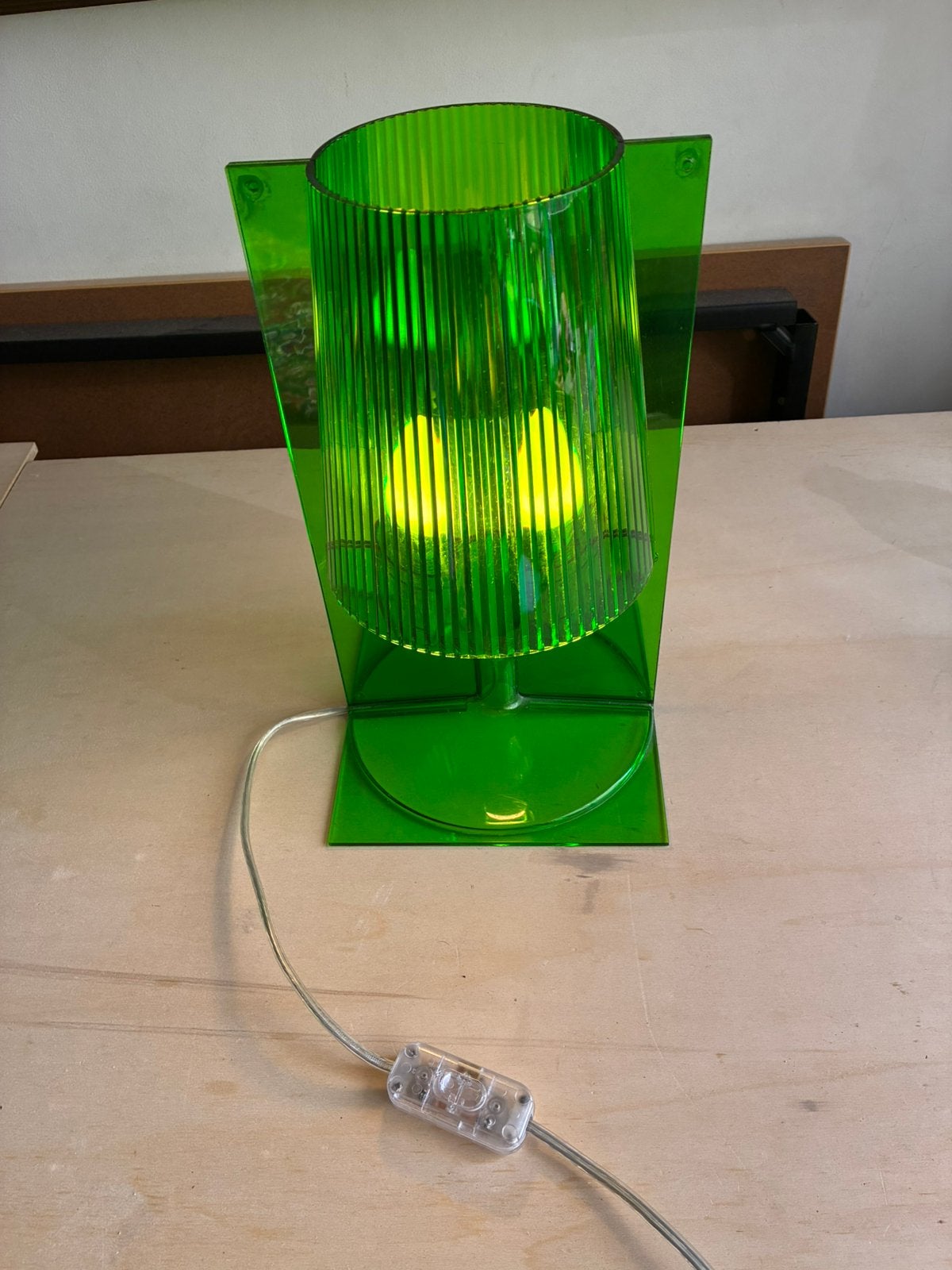 Lampe de table design : Kartell Take, Autres marques, Enlèvement ou Envoi, Vert, Plastique