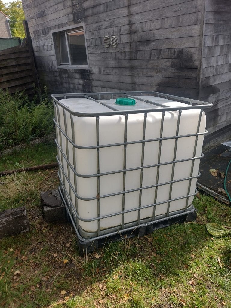 IBC-container / regenton + kraan en vulautomaat, Tuin en Terras, Ophalen, Kunststof, Met kraantje, 150 liter of meer