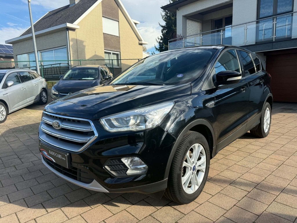 Ford Kuga 1.5 benzine van 2018, Zwart, Bedrijf, Kuga, Bluetooth