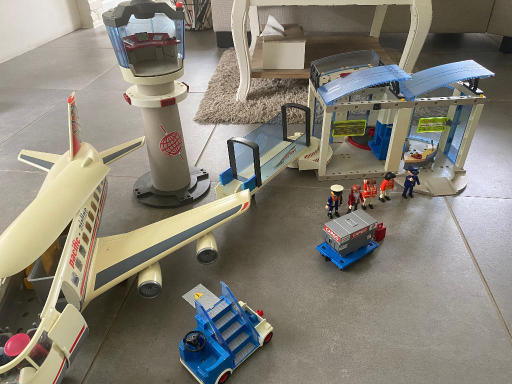 Playmobil luchthaven, Kinderen en Baby's, Ophalen, Zo goed als nieuw, Complete set