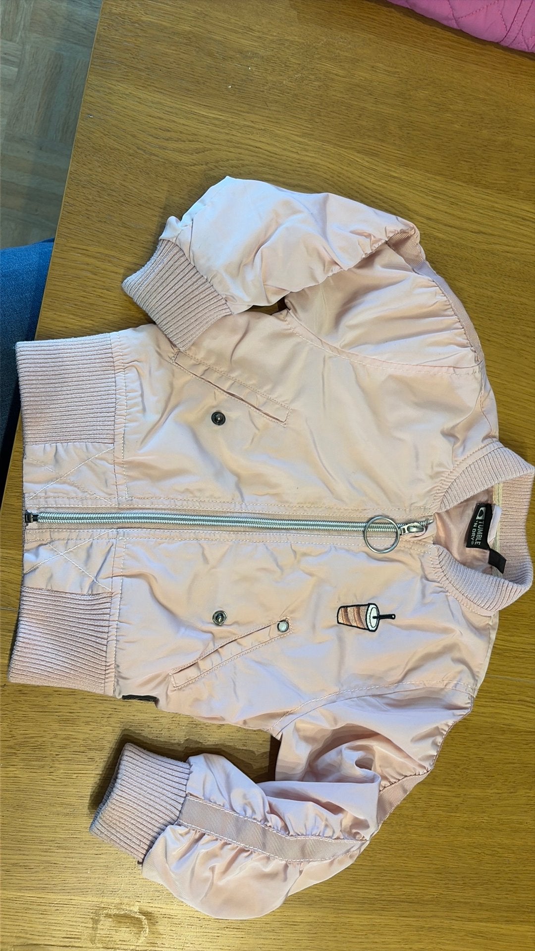 Tumble 'N Dry lichtroze bomberjack / zomerjas maat 104, Enlèvement, Comme neuf, Fille, Manteau
