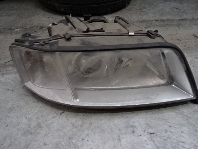 PHARE / OPTIQUE AVANT DROIT Audi A6 (C5) (01-1997/01-2005), Auto-Union-Straße  1,
85057  Ingolstadt, DE, Info@audi.de, Audi, Utilisé