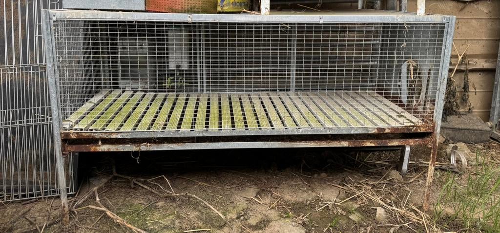 Konijnenhokken op rooster, Dieren en Toebehoren, Ophalen, Zo goed als nieuw