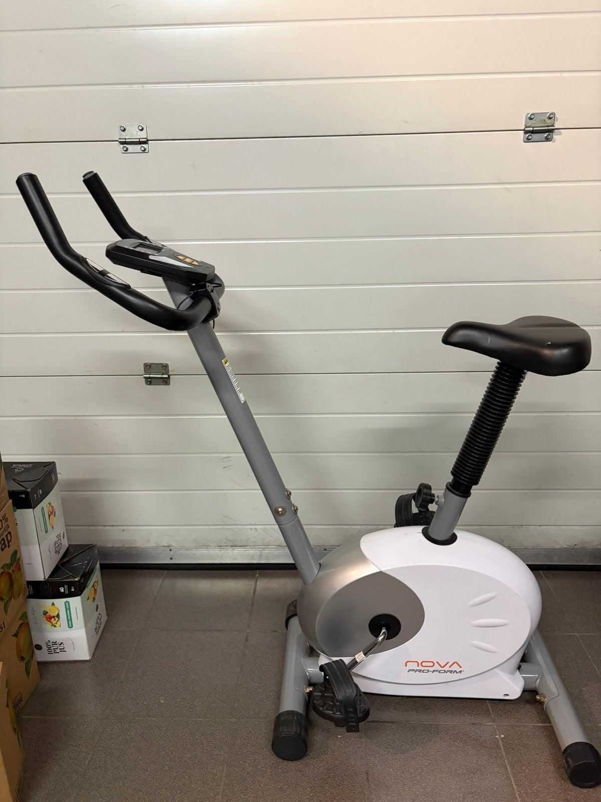 Hometrainer, Sports & Fitness, Enlèvement, Comme neuf, Vélo d'appartement