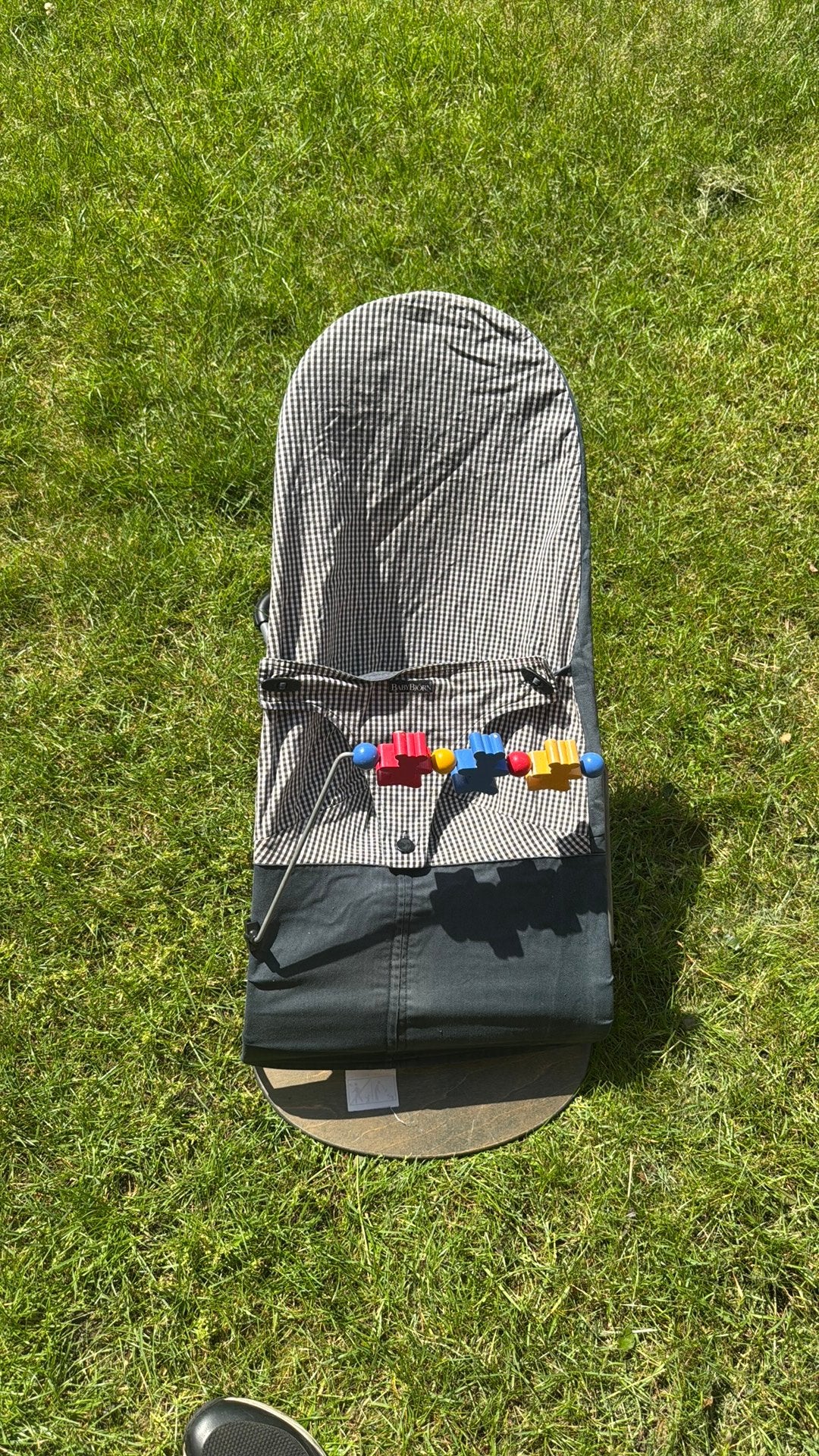 Baby bjorn wipstoeltje met speeltje, Kinderen en Baby's, Wipstoeltjes, Ophalen, Zo goed als nieuw