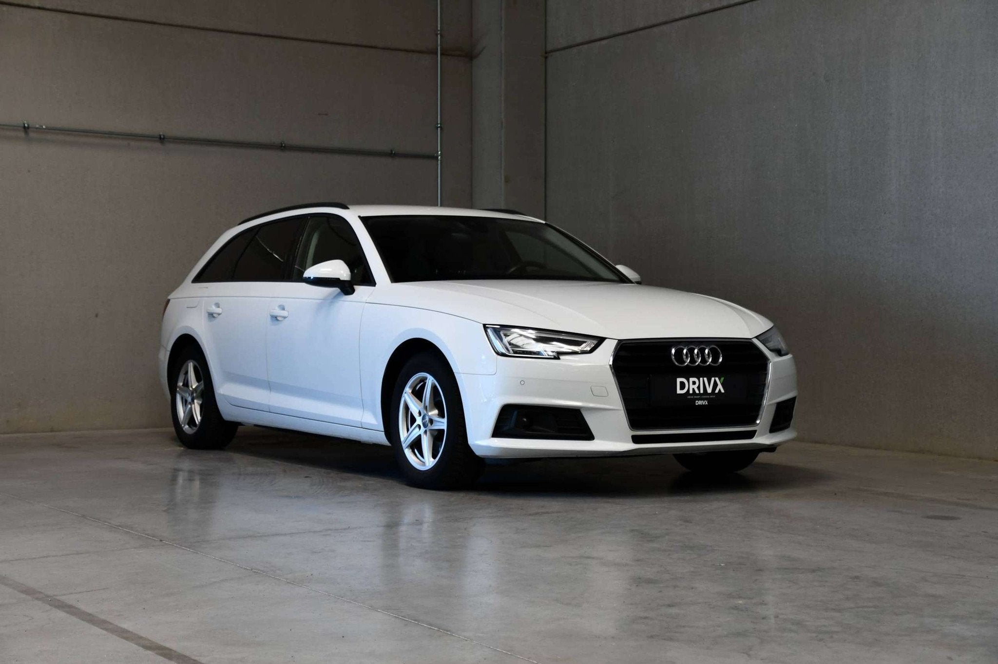 Audi A4 A4 Avant - S tronic - Keyless - Trekhaak - Zetelverw, Achat, Entreprise, https://public.car-pass.be/vhr/353e609e-188d-427e-a0db-33b1500370eb