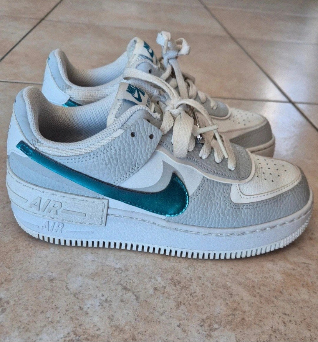 NIKE AIR FORCE 1, Sports & Fitness, Nike, Enlèvement, Utilisé, Autres sports