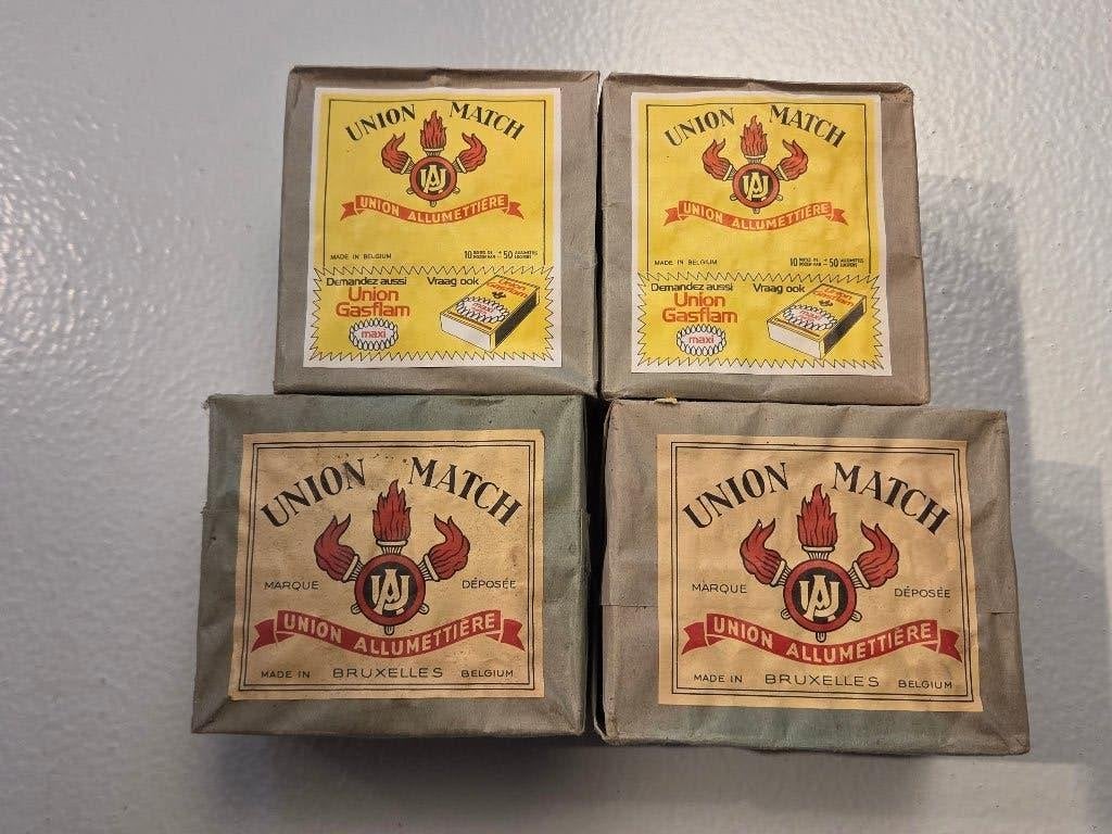 Oude luciferdoosjes box, Verzamelen, Ophalen of Verzenden, Zo goed als nieuw, Luciferdoosjes of -merken