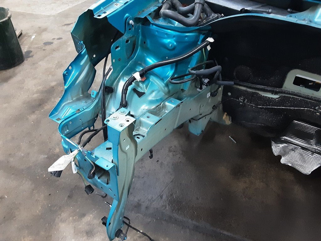 PARE BOUE AVANT DROIT Citroën C3 (SX / SW) (01-2016/-), Autos : Pièces & Accessoires, Utilisé, Avant, Citroën, Garde-boue