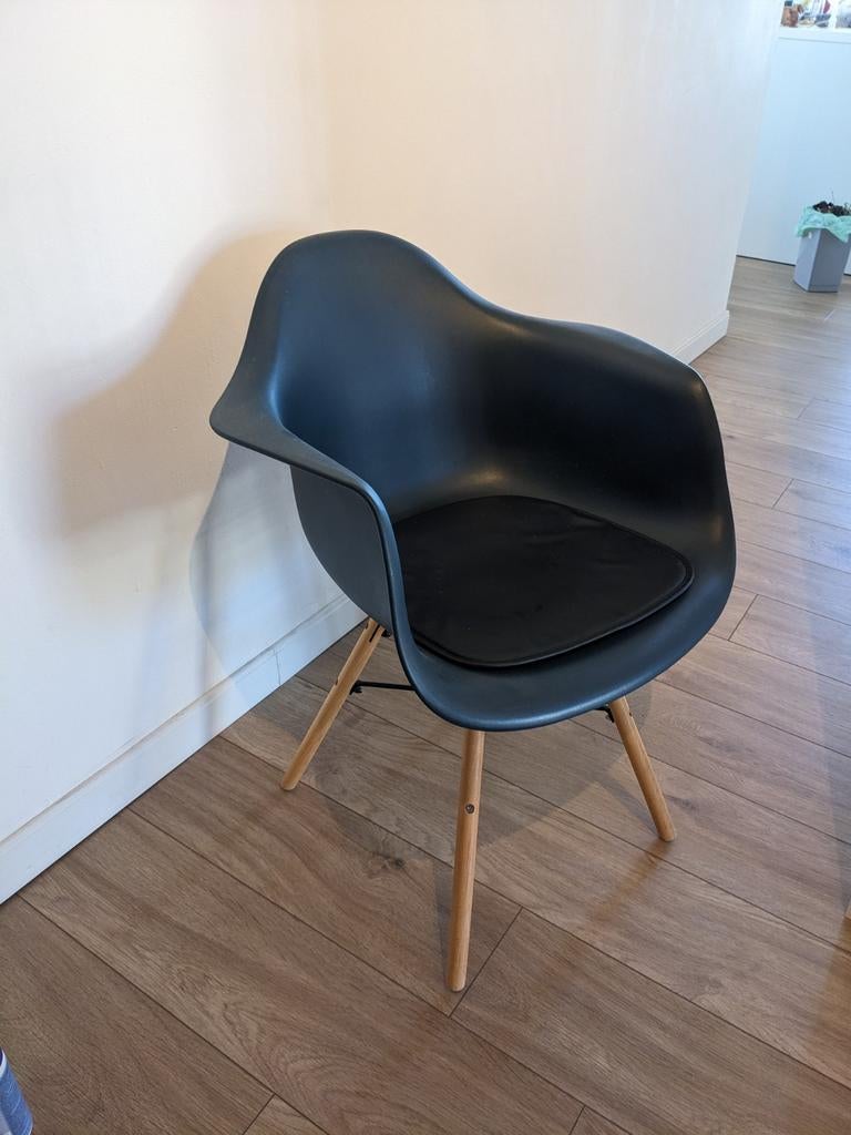 Twee blauwe kuipstoelen, Twee, Blauw, Zo goed als nieuw, Ophalen