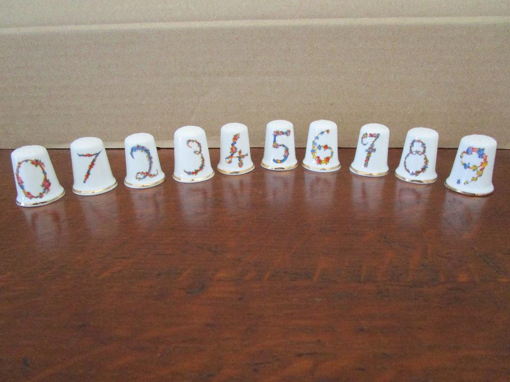 vingerhoedjes met cijfers, Enlèvement ou Envoi, Neuf, Porcelaine