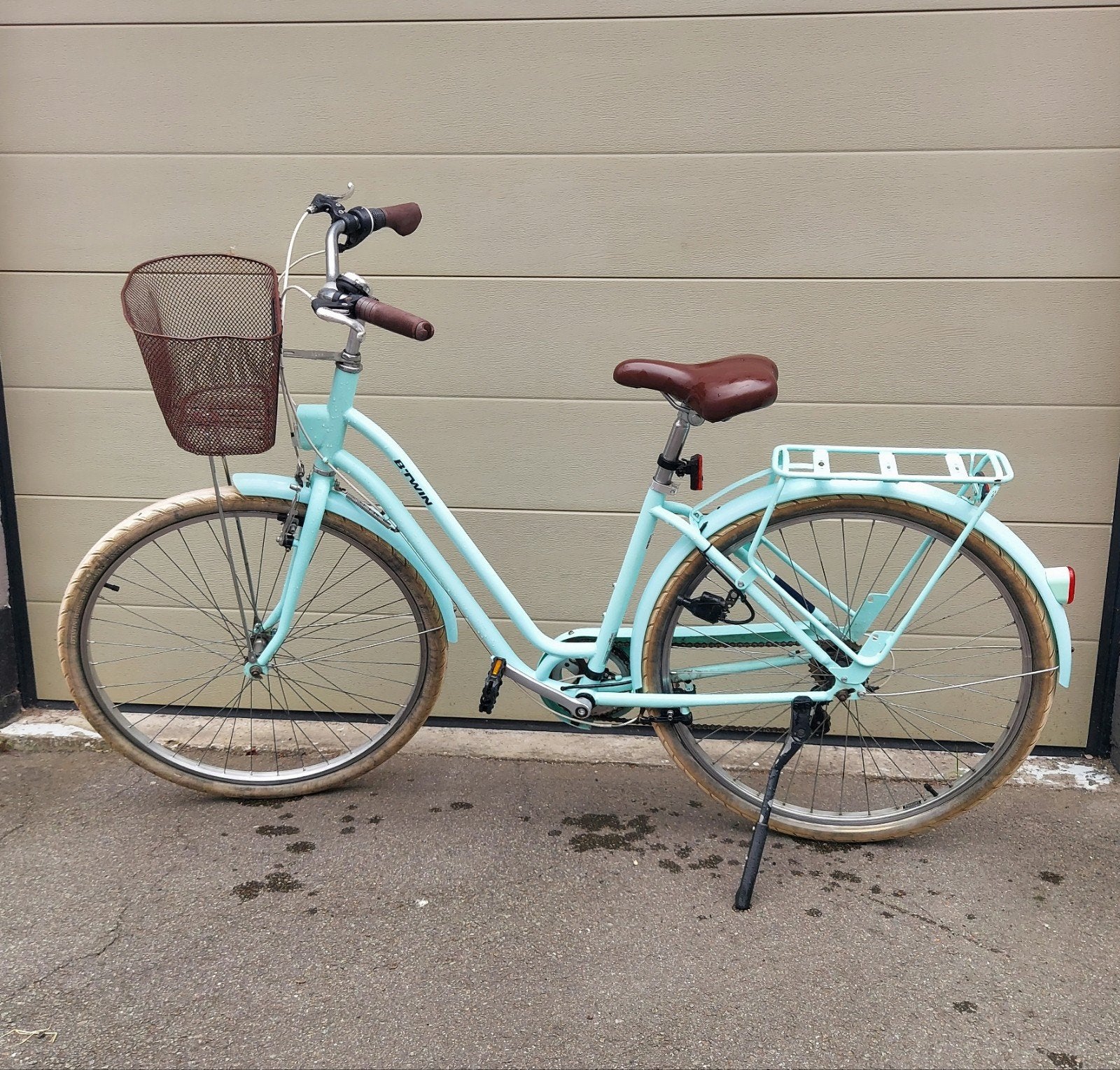 VÉLO DE VILLE B'TWIN ELOPS 520 (DE CATHLON), Vélos & Vélomoteurs, Enlèvement, Vitesses