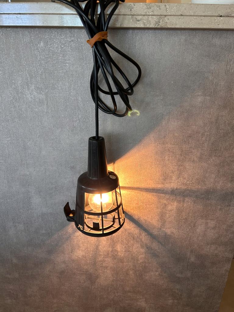 Stevige werflamp / inspectielamp met beschermkorf, Doe-het-zelf en Bouw, Bouwverlichting, Zo goed als nieuw, Lamp, Ophalen of Verzenden