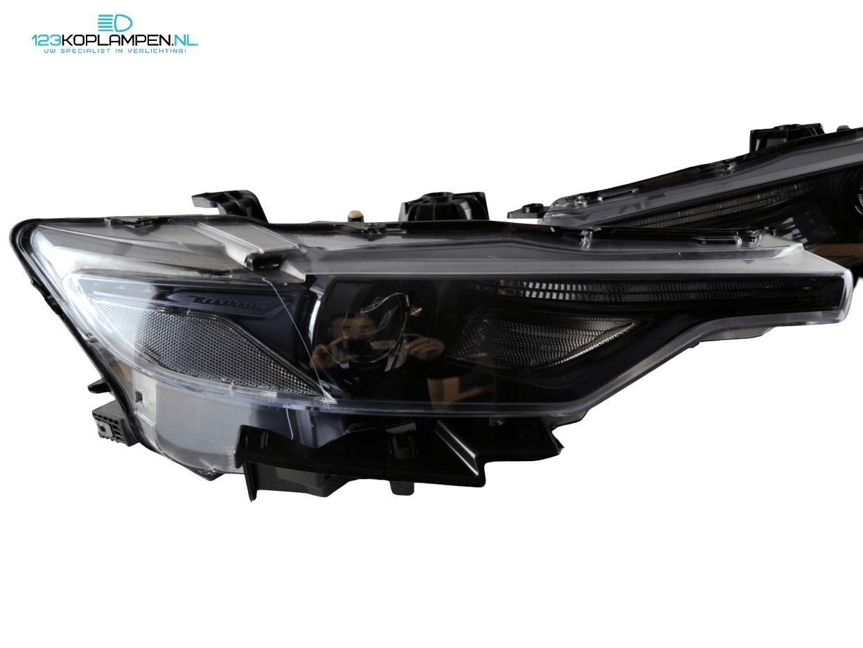 Maserati Levante Xenon koplamp koplampen links rechts, Maserati, Gebruikt, -, -