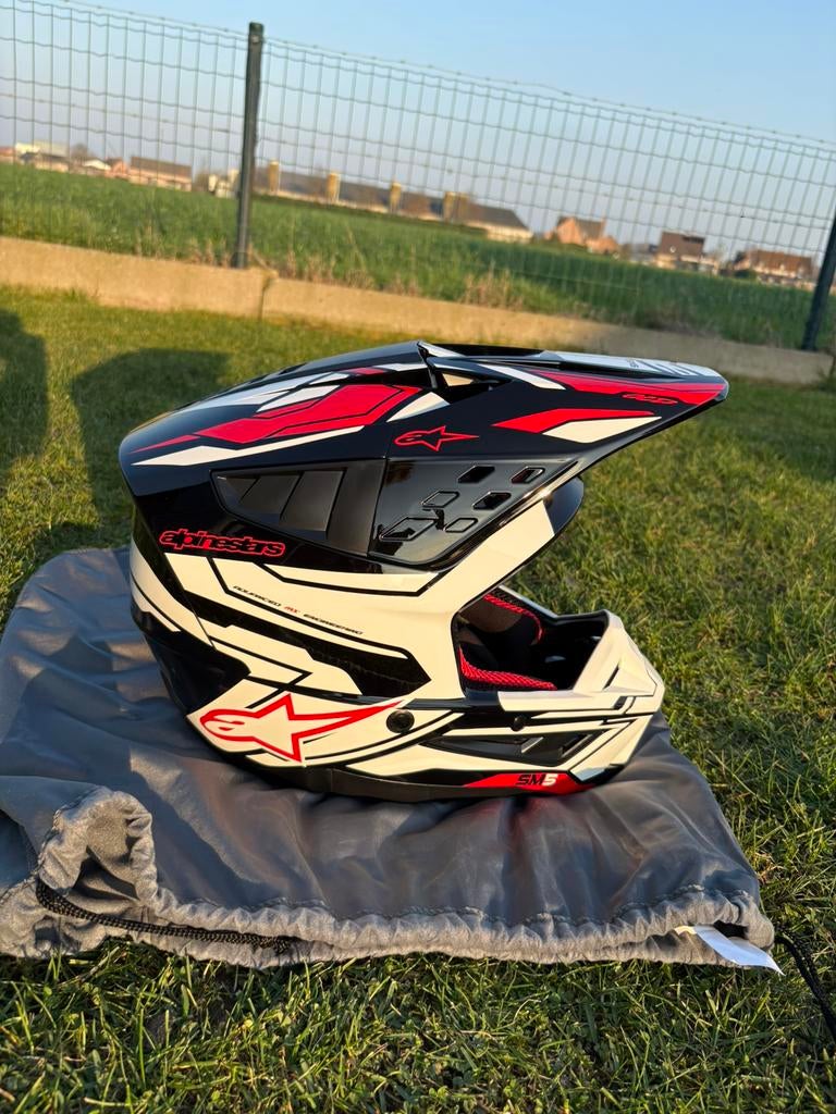 Splinternieuwe alpinestars SM5 zwart/wit/rood ECE06 - maat M, Motoren, Kleding | Motorhelmen, Ophalen of Verzenden, M