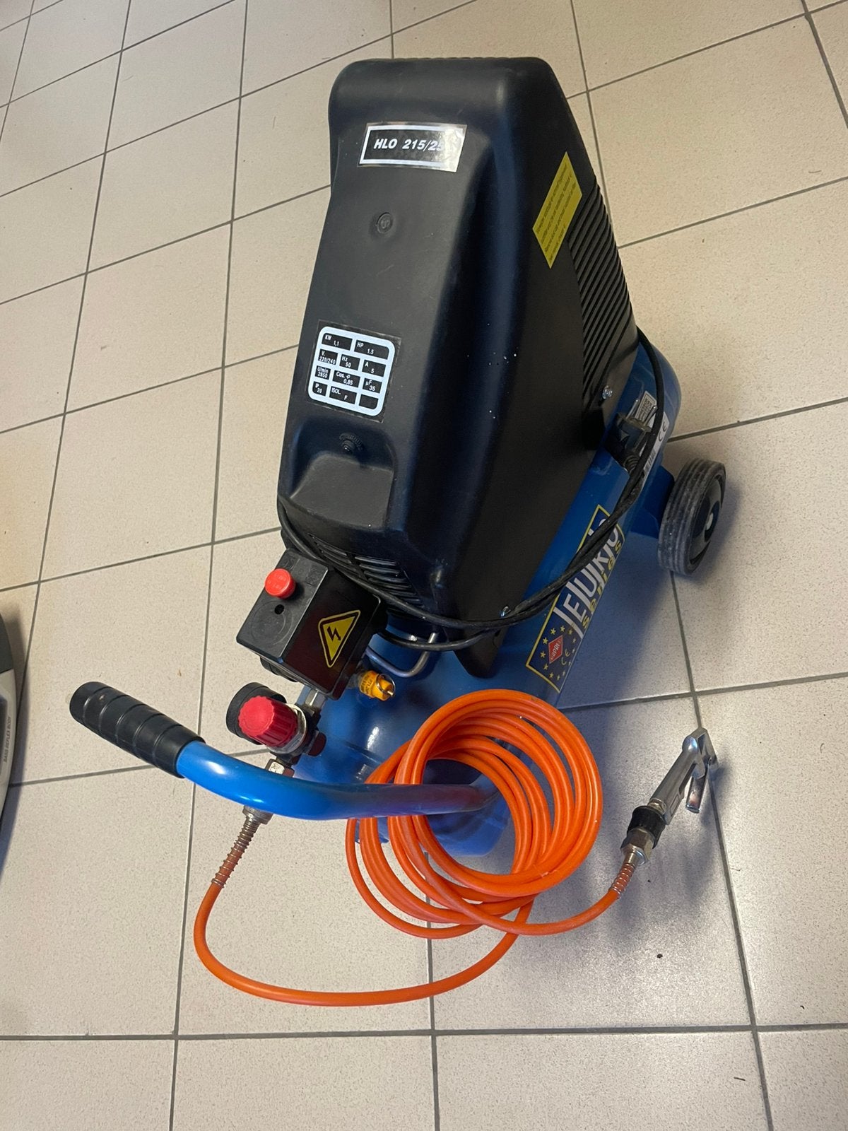 Compressor met toebehoren, Enlèvement, Comme neuf