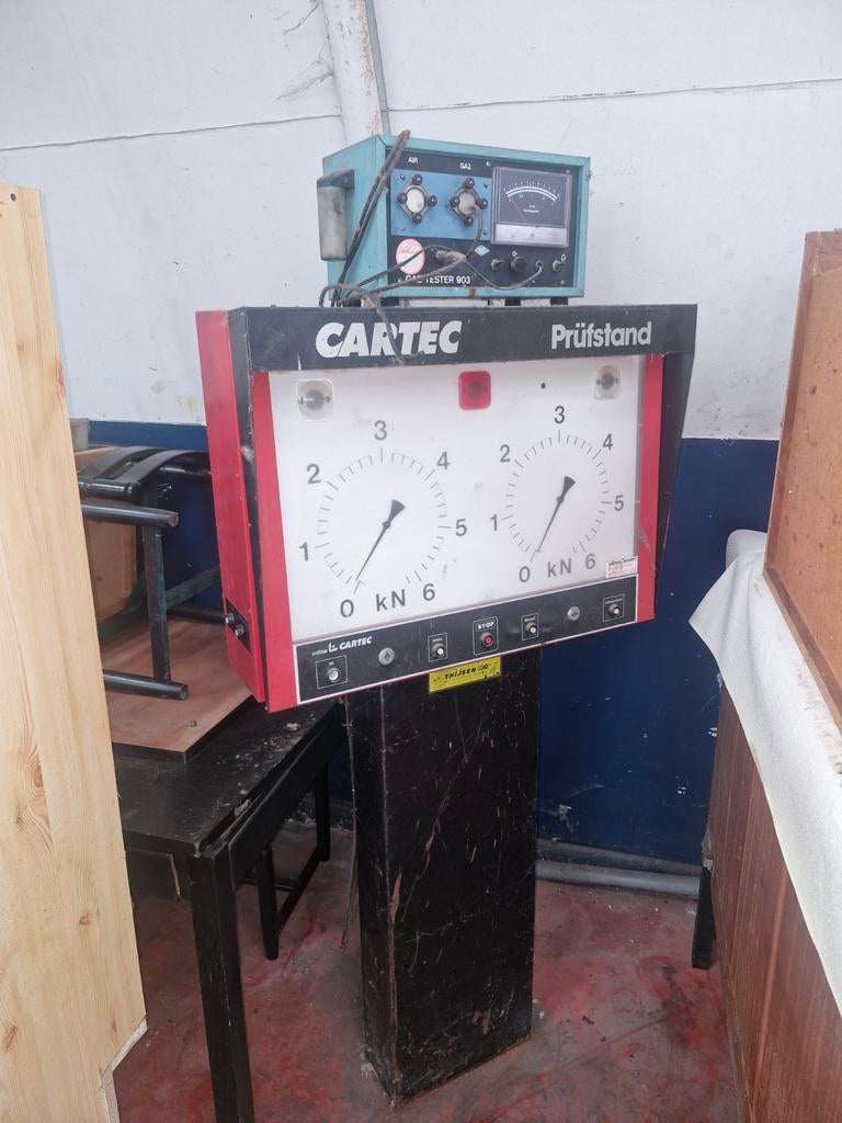 Volledige inboedel van een garage autowerkplaats machines, Ophalen