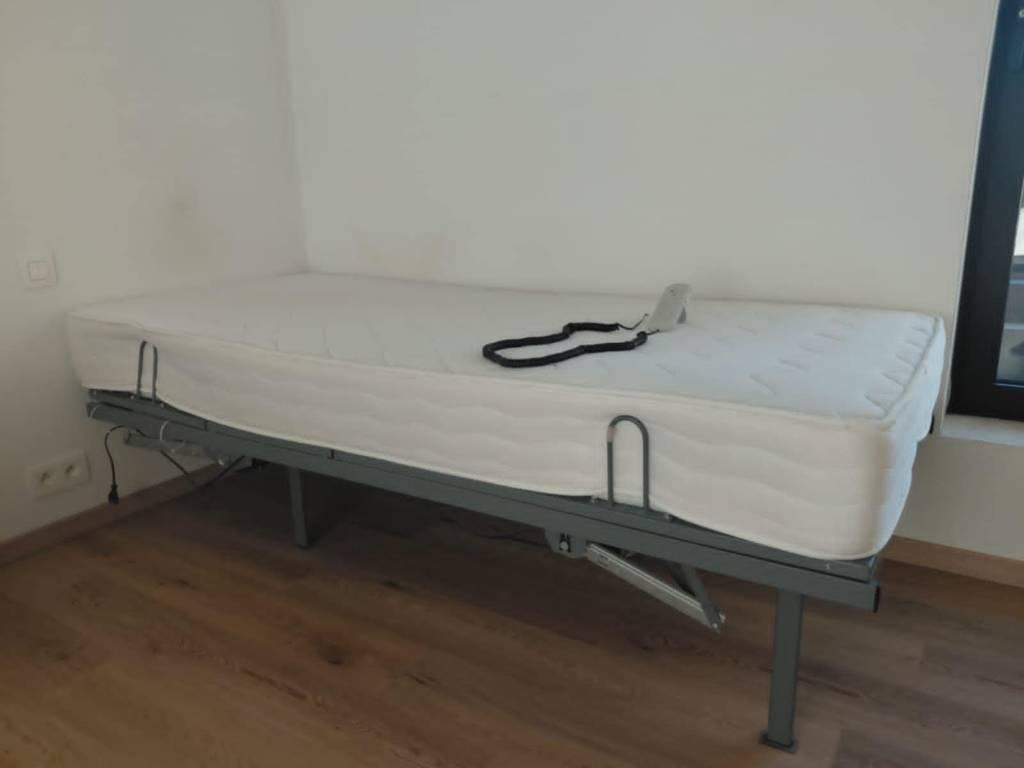 elektrisch verstelbaar bed, Ophalen, Gebruikt, 90 cm, Eenpersoons