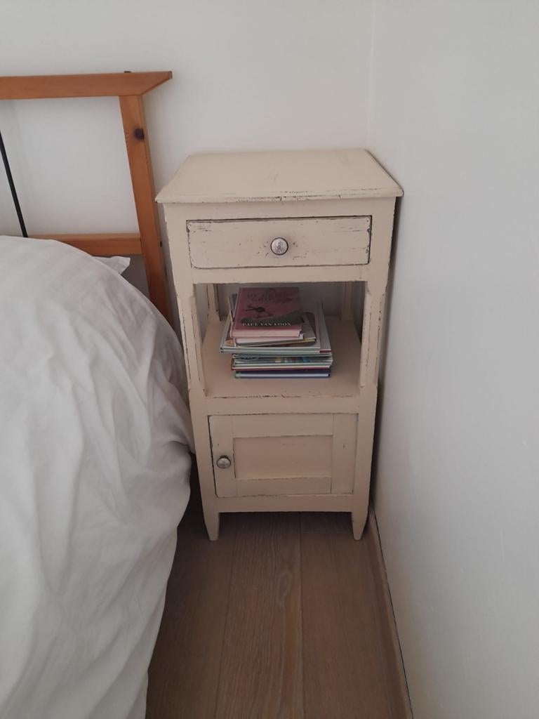 Leuk nachtkastje, Huis en Inrichting, Slaapkamer | Nachtkastjes, Ophalen