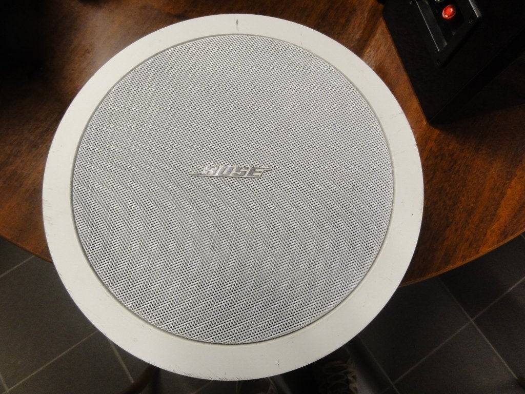Enceintes Bose DS40F, Haut-parleur central, 60 à 120 watts, Enlèvement, Utilisé