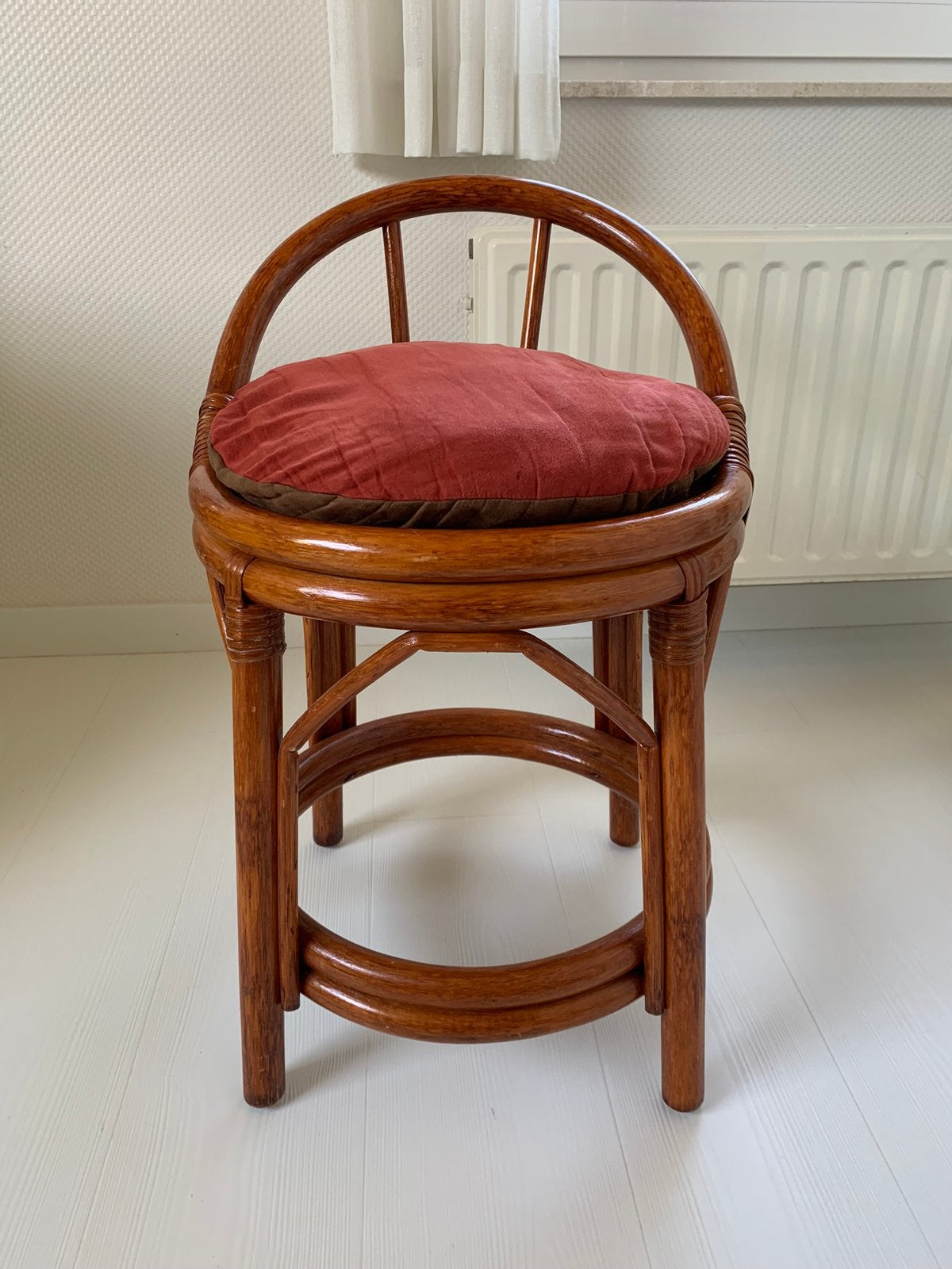 Rotan stoeltje, Ophalen