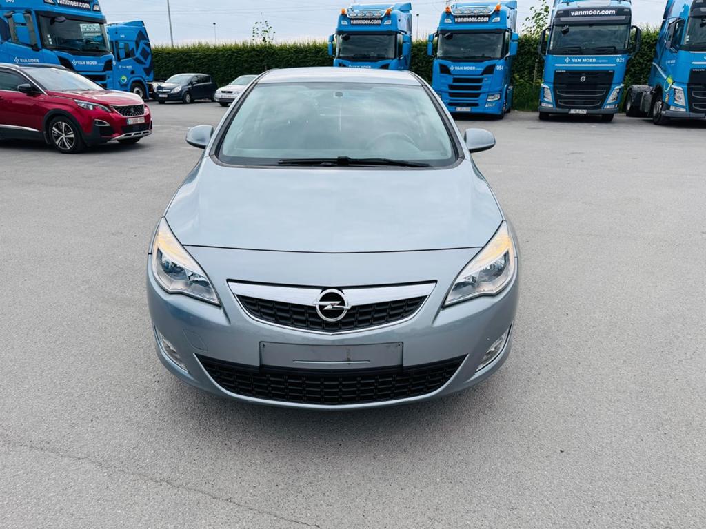 Opel Astra AUTOMATIQUE 2011 1.6 essence 84000km AC, Autos, Euro 5, Achat, Airbags, 5 portes