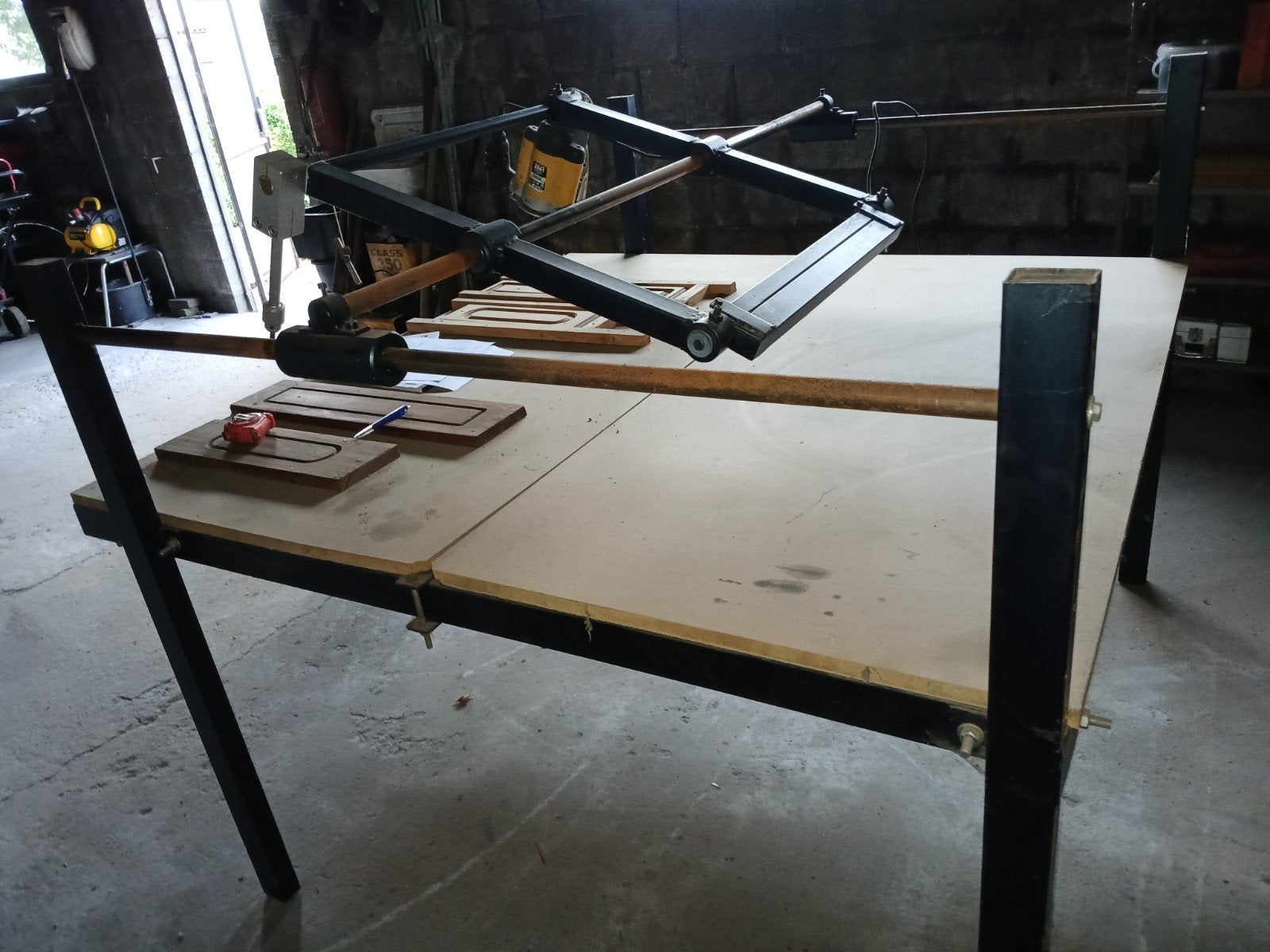 kopieertafel om houten planken te frezen., Ophalen, Gebruikt, 120 tot 170 cm