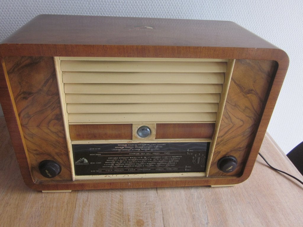 Ancienne radio HMV, Enlèvement
