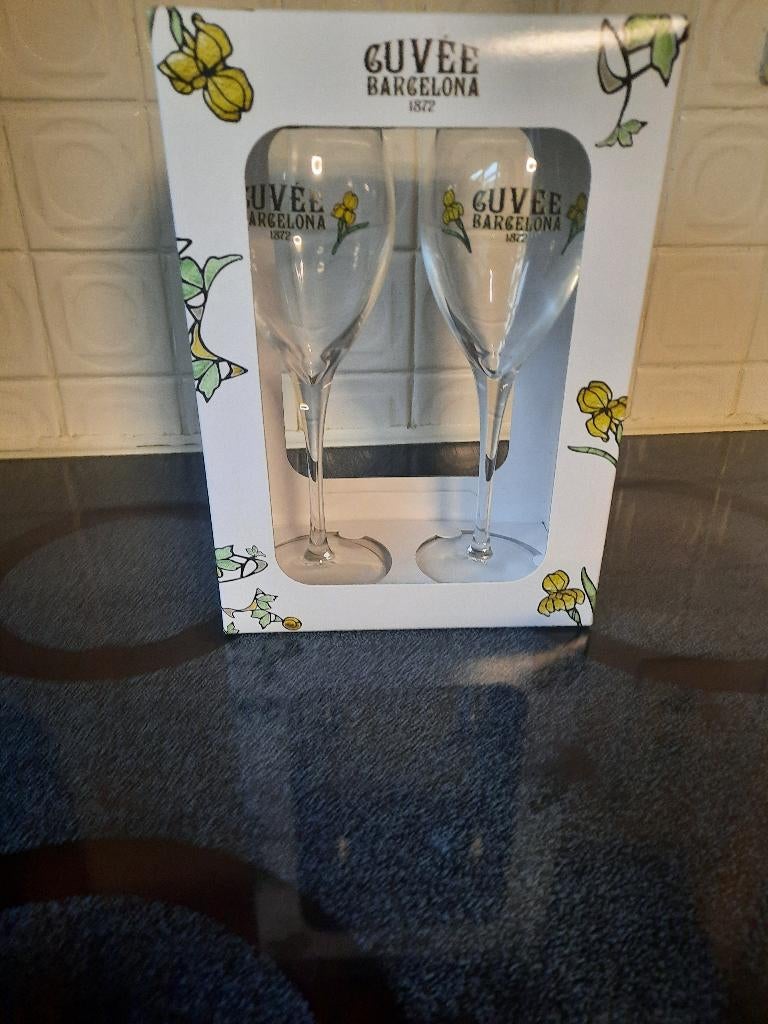 nieuw doosje met 2 cuvee cava  glazen, Ophalen of Verzenden, Nieuw