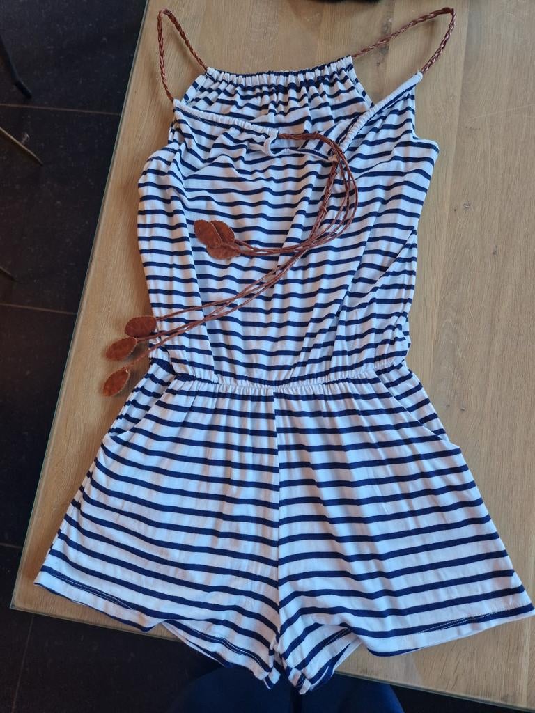 Korte jumpsuit met lederen linten met blaadjes smal, Kleding | Dames, Jumpsuits, Ophalen, Zo goed als nieuw, Maat 36 (S), Blauw