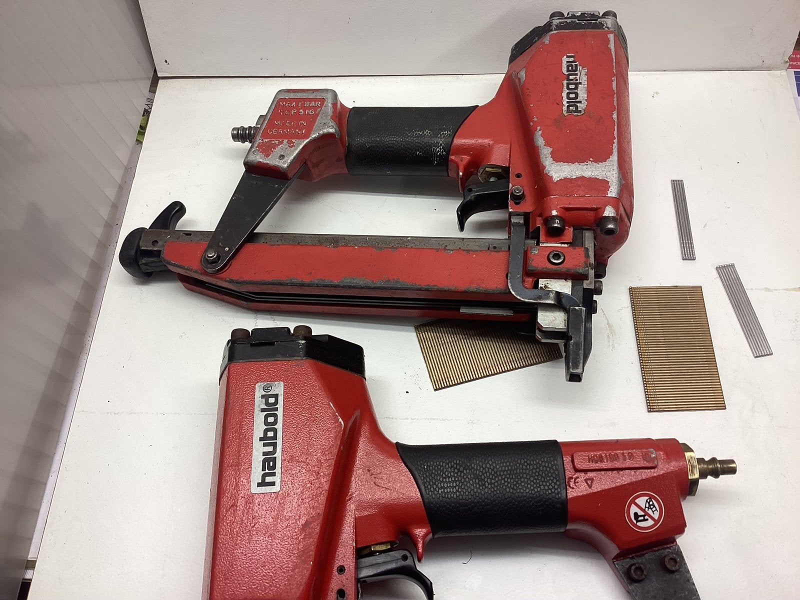 Haubold nagelmachine, brads,tacker, nageltoestel, schieter, Doe-het-zelf en Bouw, Gereedschap | Handgereedschap, Ophalen of Verzenden
