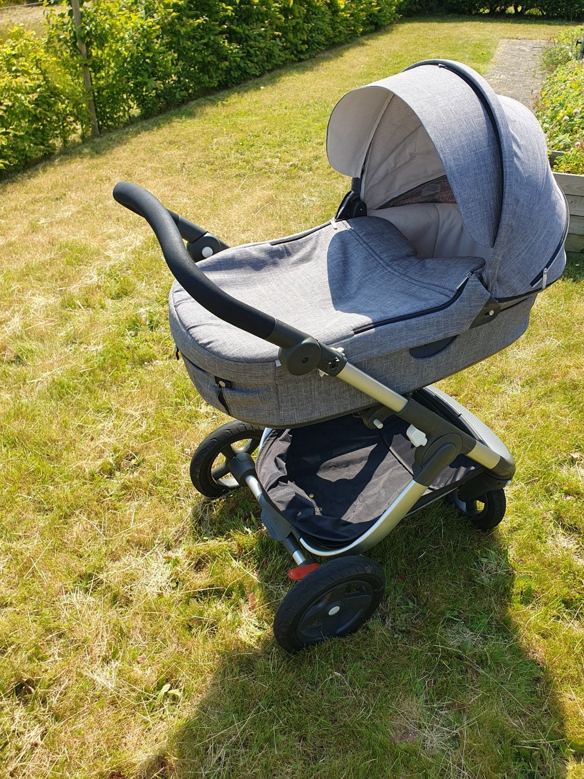 Stokke Trailz luchtbanden grijze kleur, Ophalen, Kinderwagen, Overige merken, Verstelbare duwstang