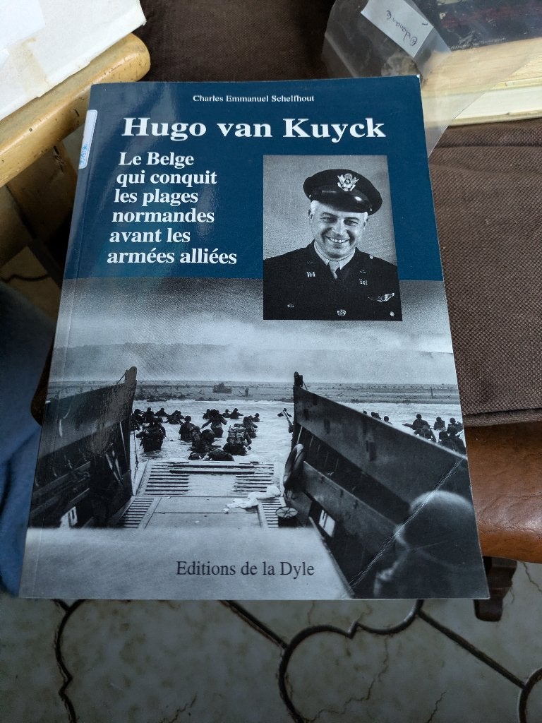 Le belge qui consult les places normandes, Enlèvement ou Envoi, Armée de terre, Livre ou Revue