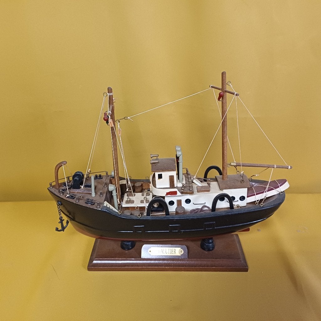 Boot "Chalutier", Hobby en Vrije tijd, Modelbouw | Boten en Schepen, Ophalen, Gebruikt
