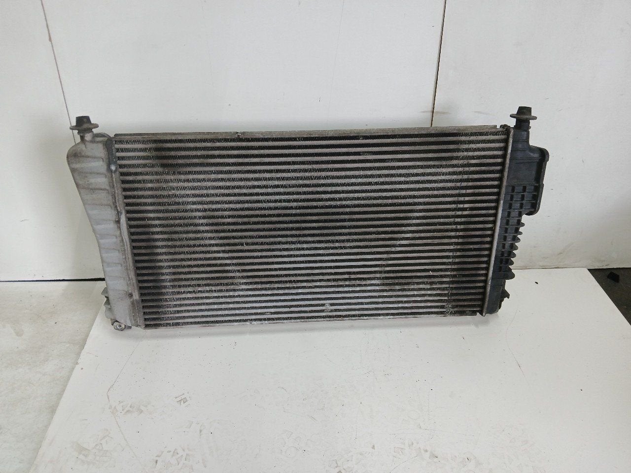 Intercooler radiateur GMC Sierra, Onderdelen@venauto.nl, Van der Ven Autorecycling B.V., Ettenseweg 76, 4706 PB Roosendaal, The Netherlands