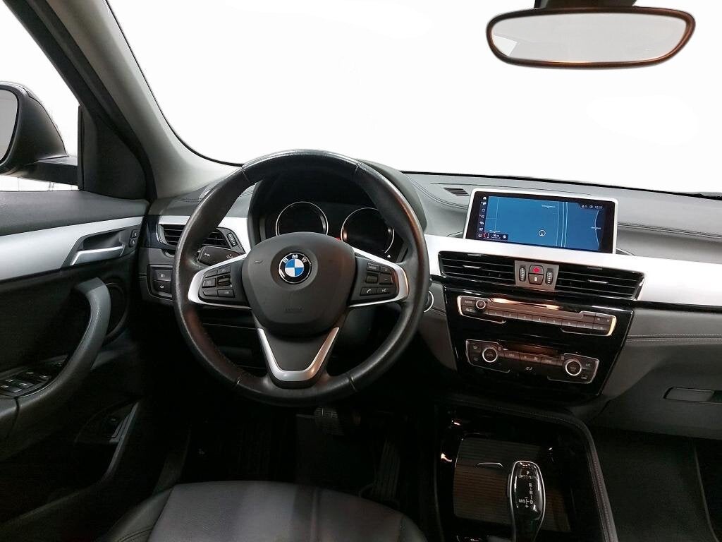 BMW X2 sDrive 18iA - CRUISE - LEDER - CAMERA, X2, 4 cilinders, Bedrijf, 5 zetels