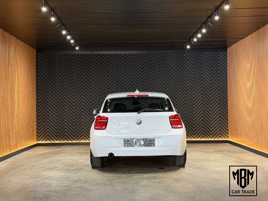 ✅ BMW 114 i 12 Maanden GARANTIE Navi Zetelverw. Parksensoren, Autos, 75 kW, Achat, Euro 6, Entreprise