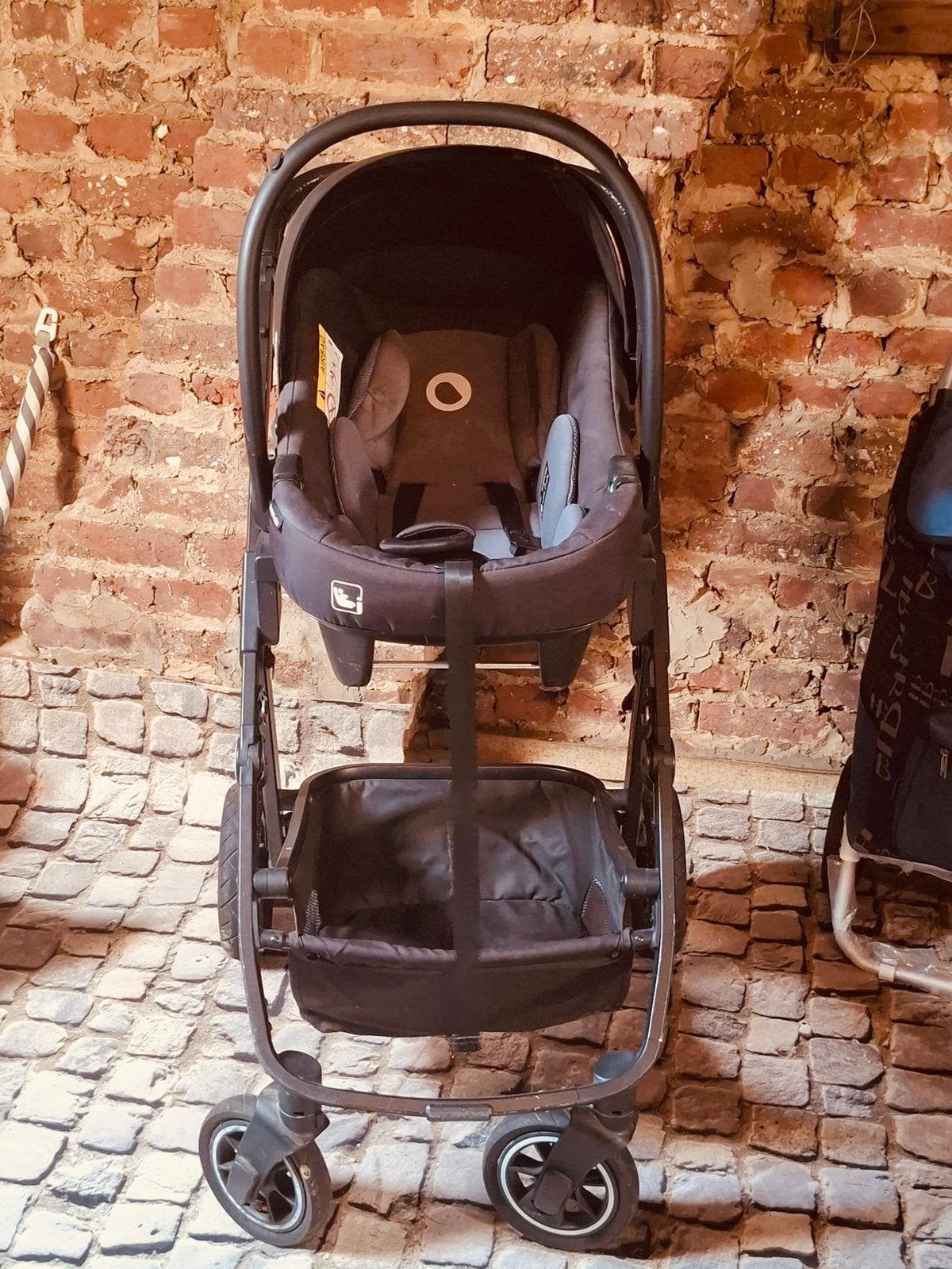 Lionelo 3-in-1 kinderwagen met autostoeltje, Kinderen en Baby's, Ophalen, Gebruikt