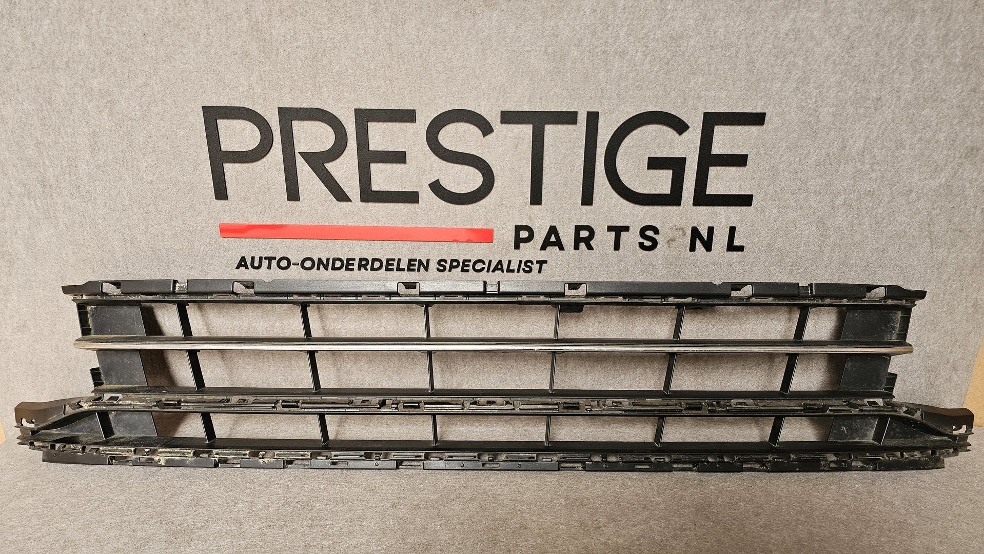 Voorbumper Midden Rooster VW PASSAT B8 3G HIGHLINE 3G0853671, -, Origine de la pièce connue, Utilisé, -