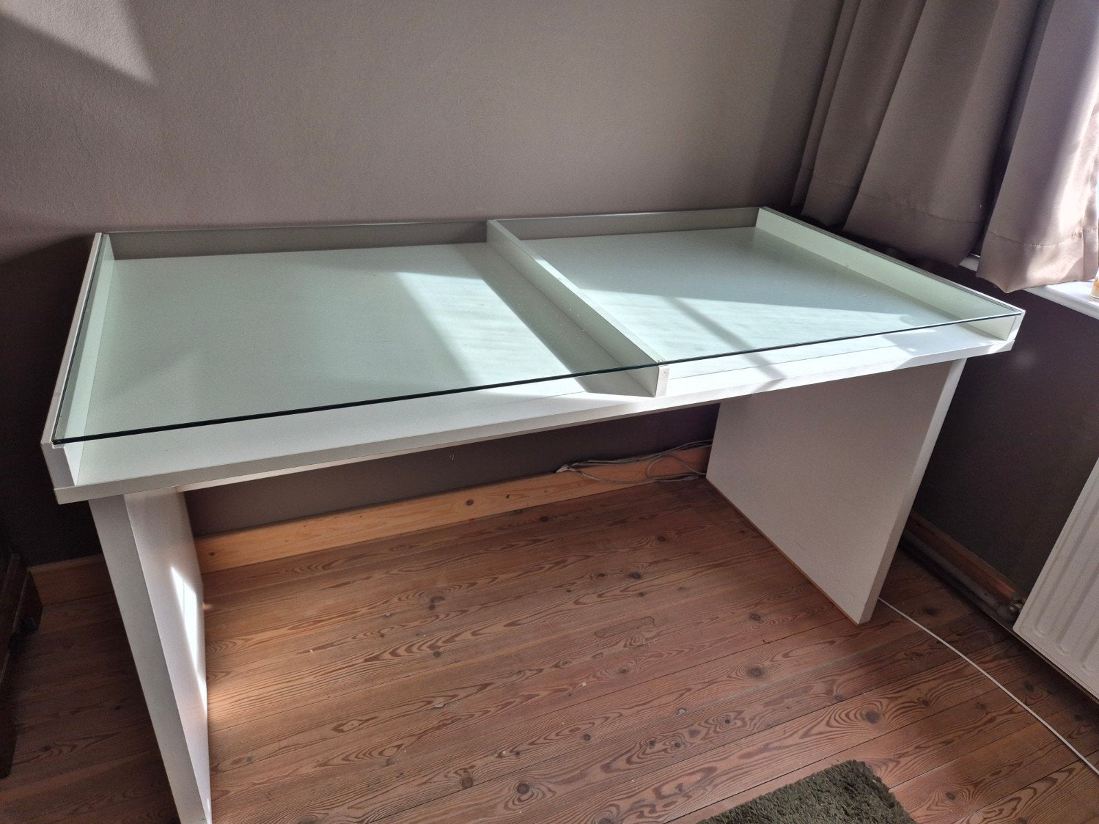 Vinted witte bureau / werktafel van Ikea, Ophalen, Overige typen, Demontabel, Zo goed als nieuw