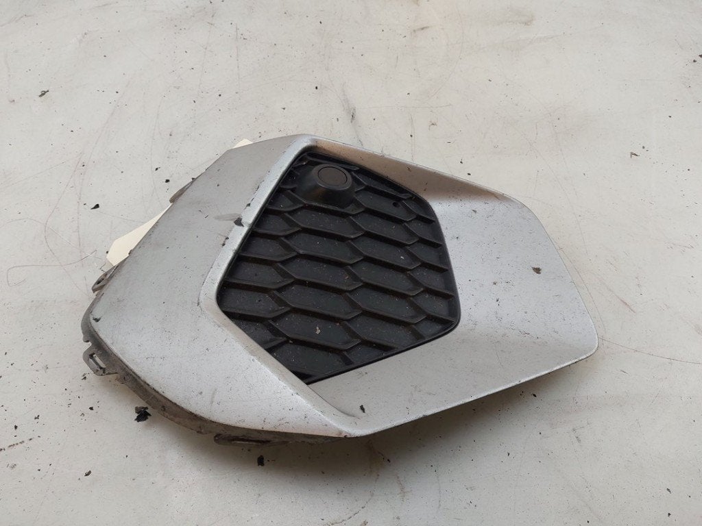 GRILLE DE PARE-CHOCS Audi A3 Sportback (8YA) (01-2019/-), Dhr. J. Ham, Administratie@autoham.nl, Audi, Utilisé